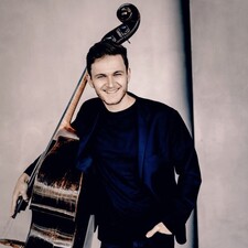 Dominik Wagner, Kontrabass