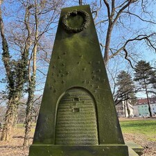 Von letzten Ruhestätten / Foto: © Hildesheim Marketing GmbH Von letzten Ruhestätten